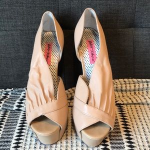 Betsey Johnson CARRLA High Heels Nude size 8